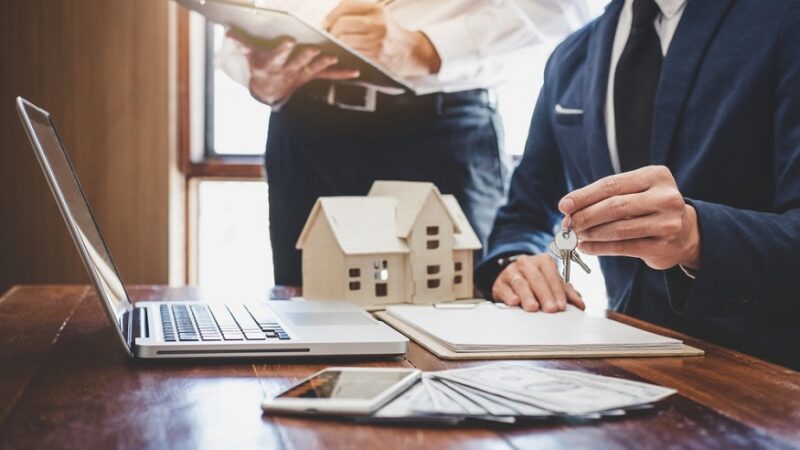 How a Real Estate Answering Service Cultivates Client Connections