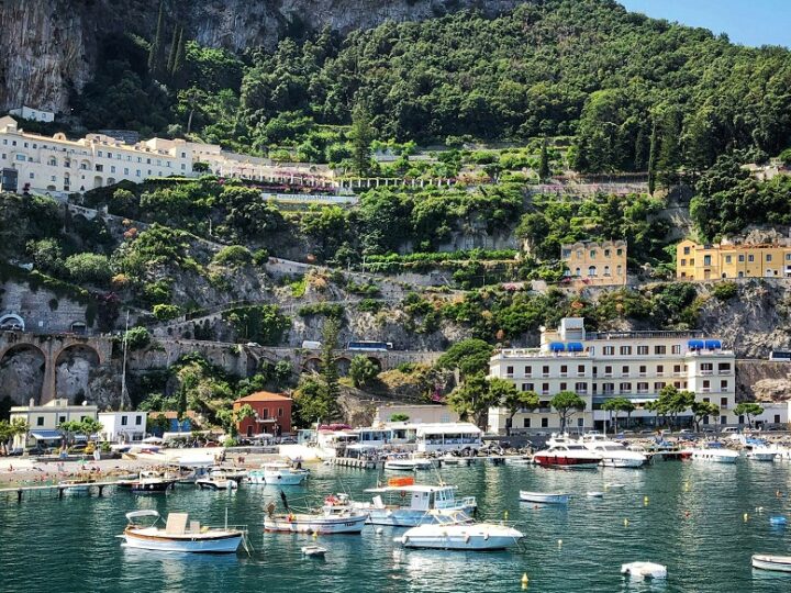 Family Fun on the Waves: An Amalfi Yacht Cruise Adventure