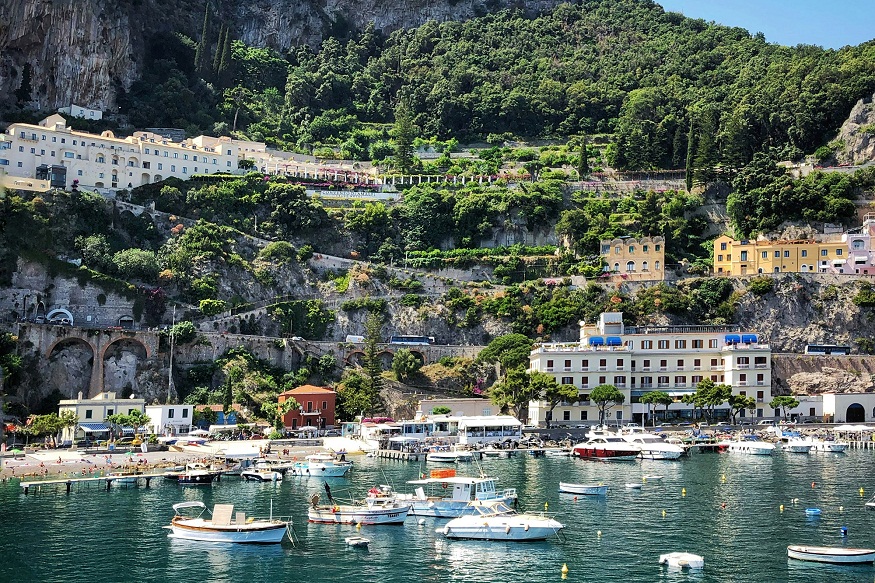 Family Fun on the Waves: An Amalfi Yacht Cruise Adventure