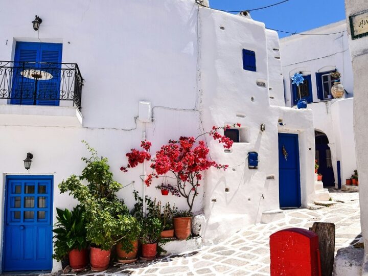 Paros Yacht Charter: A Connoisseur’s Guide to the Island’s Timeless Appeal