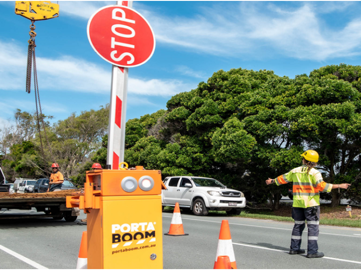 5 Benefits of Using a Traffic Controller Company