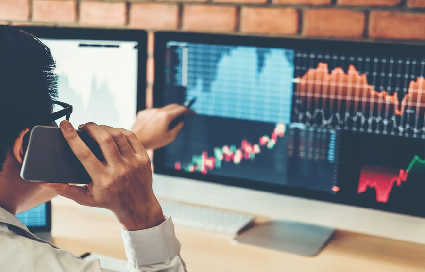 The Pros and Cons of Investing in Mutual Funds