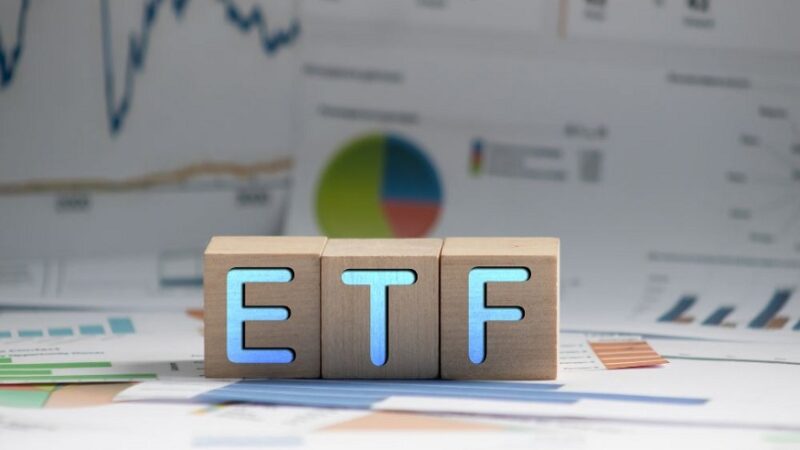 Simple ETF Strategies That Can Help UK Investors Navigate Market Volatility